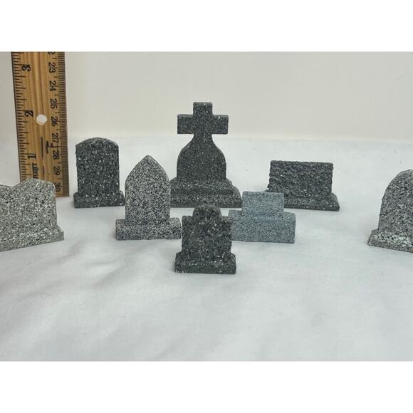 Vintage Graves For Villages or Dioramas Set of 8 - Picture 6 of 7